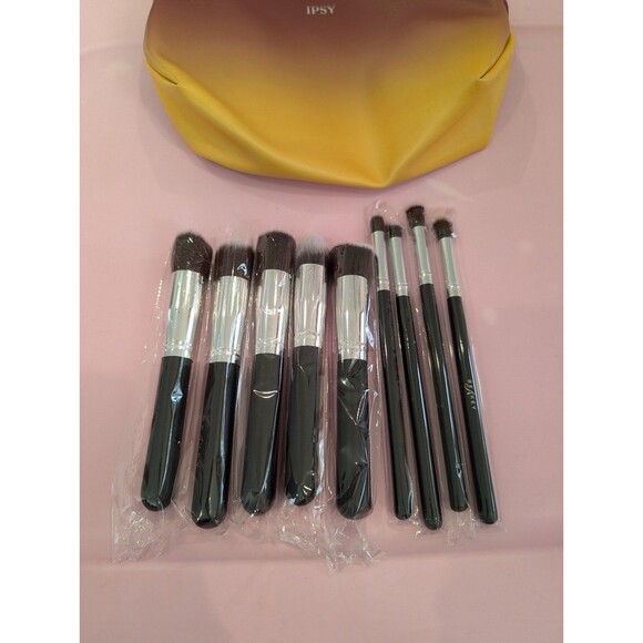 Nine unused Beakey Makeup Brushes - Picture 2 of 4